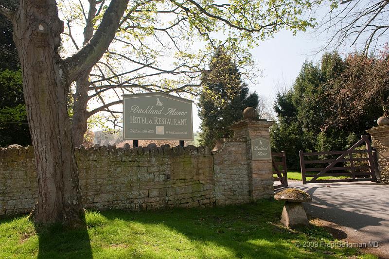 20090413_113629_D3.jpg - Entrance to Buckland Manor, Buckland