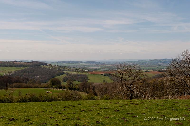 20090413_131405_D3.jpg - Middle Hills on the outskirts of Broadway