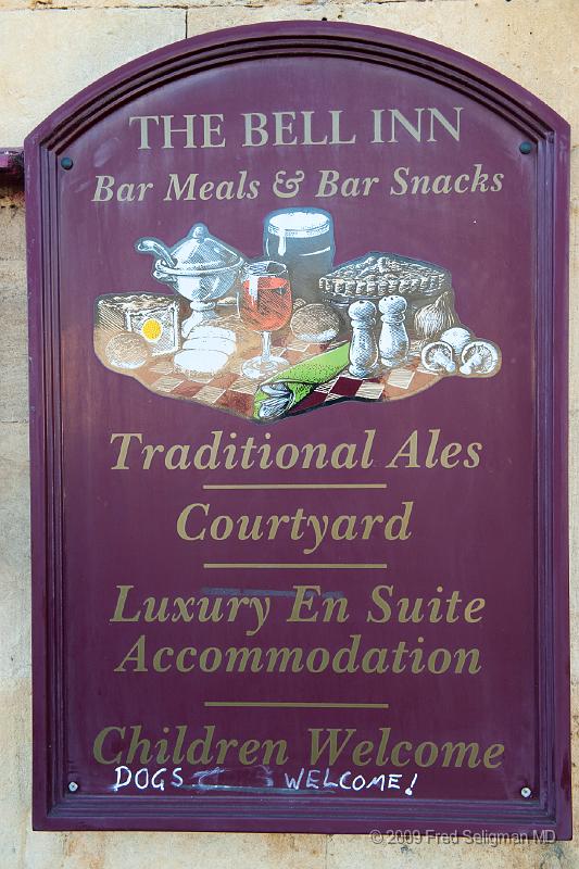 20090413_162053_D3.jpg - Sign at Inn, Morton-In-Marsh