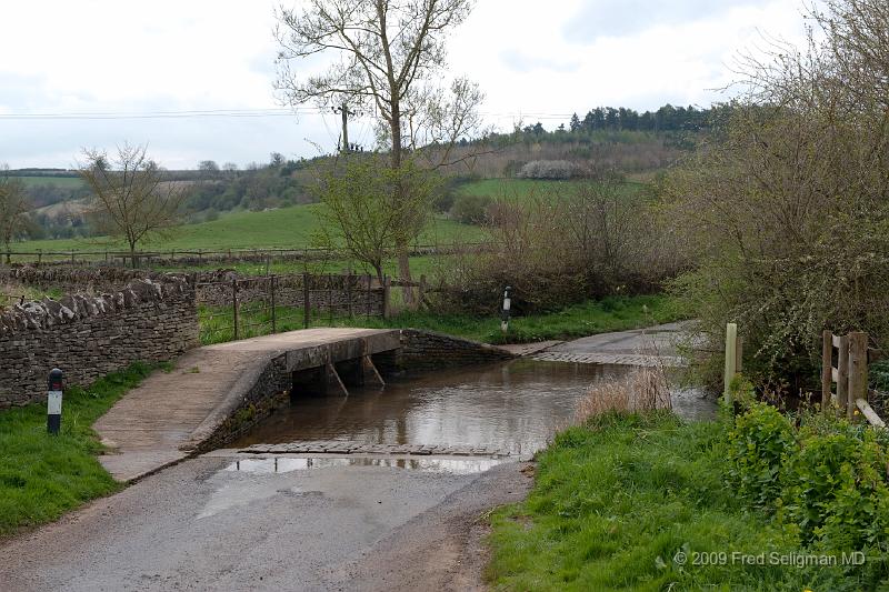 20090414_111259_D3.jpg - Harford Bridge across River Windrush