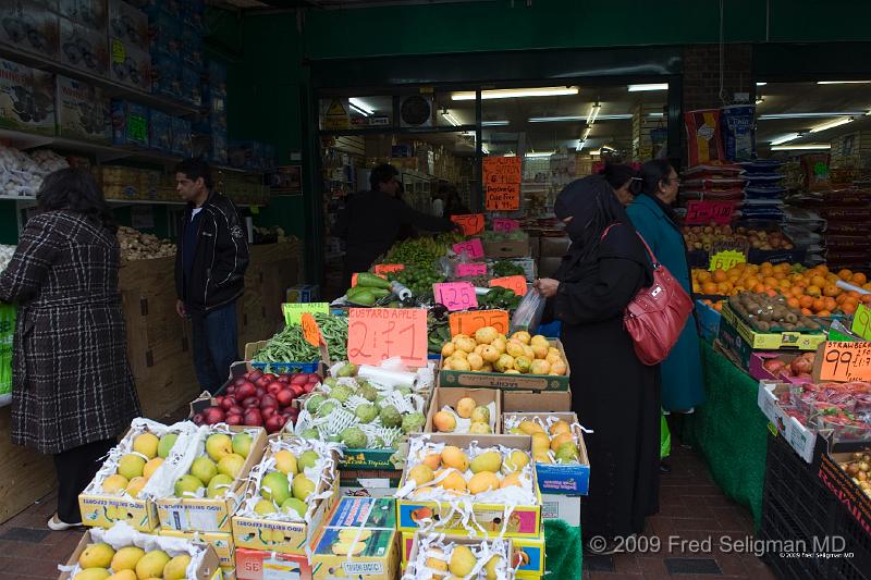 20090409_143436_D3.jpg - Fruit Market, East London