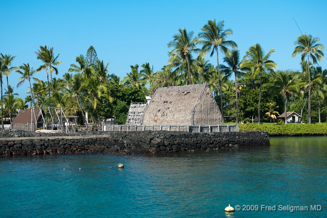 20091102_090228D300.jpg - King Kamehameha persoal temple (heiau) that he had restored in 1812, Kona, Hawaii. (He died here in 1819)