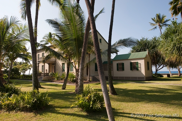 20091102_093742D3.jpg - Hulihe'e Palace built in 1838 by Givenor Kuakini became the house of choice for vacationing Hawaiin royalty.  Now a museum, Kona, Hawaii