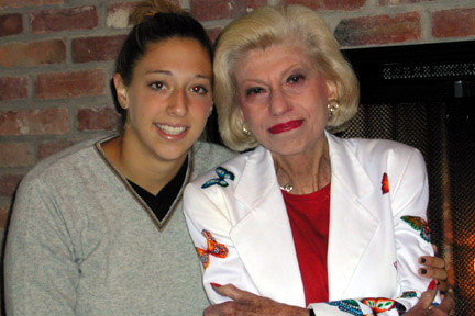 NAN & LEIGH1toned.jpg (50049 bytes)