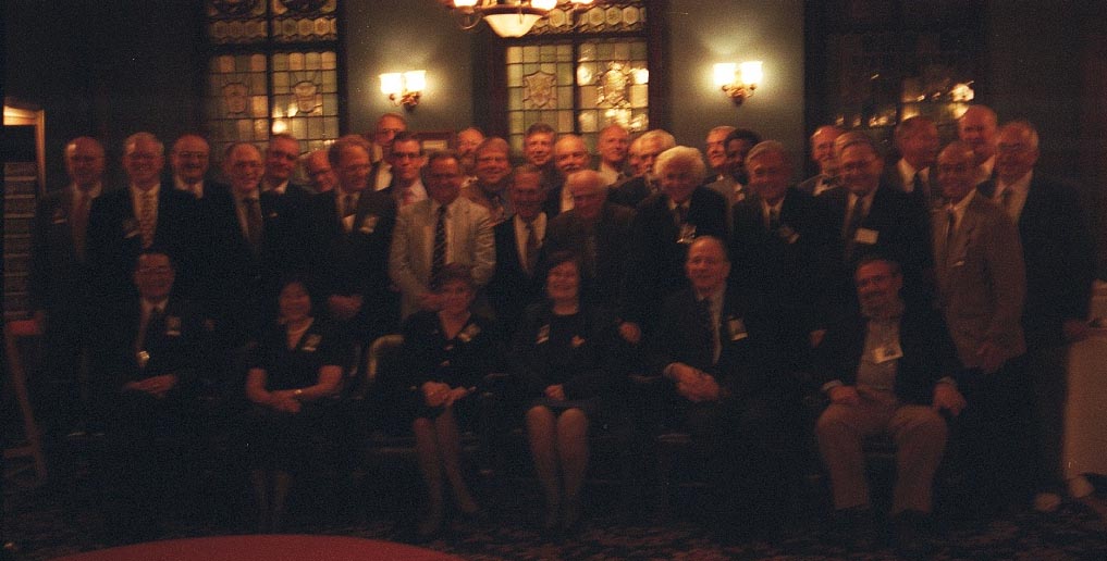 groupie1.JPG (86941 bytes)